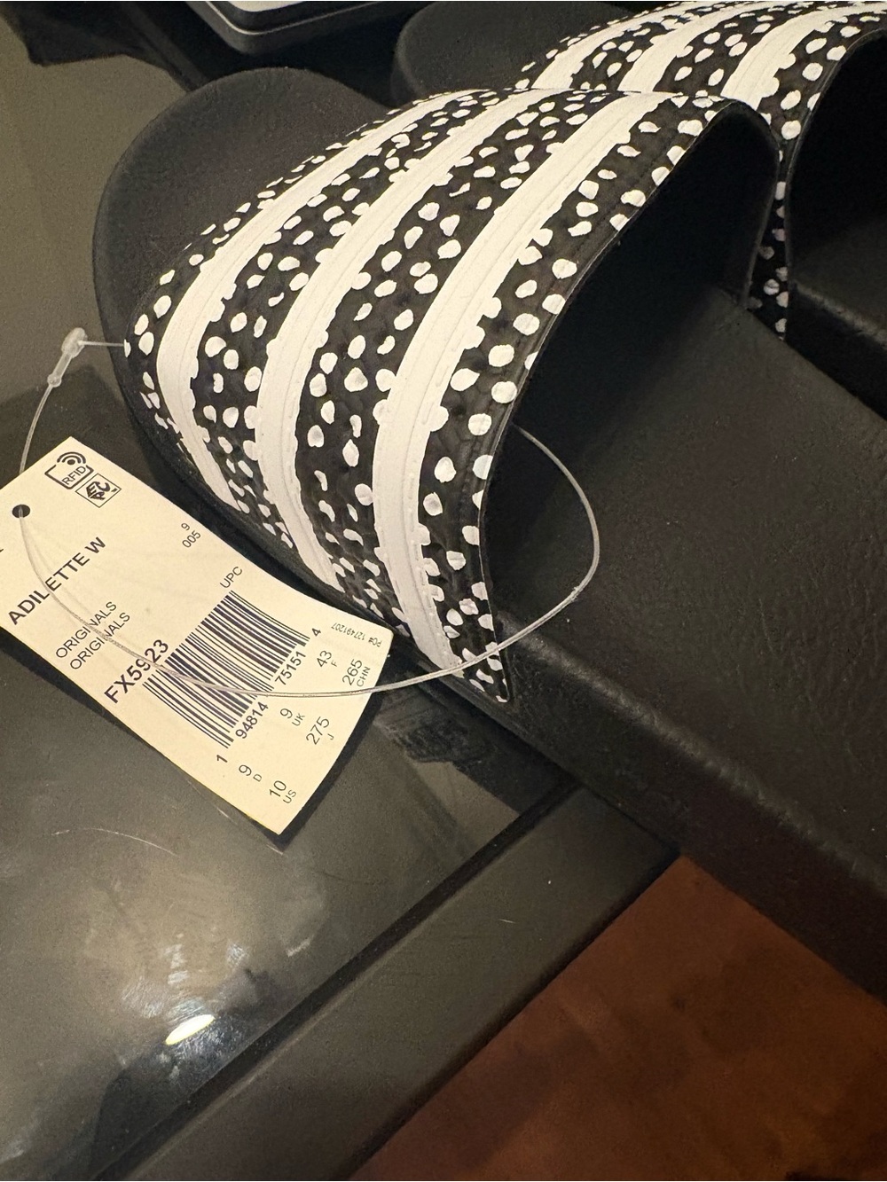 adidas Black & White Patterned Adilette Slide Sandals size 10 woman’s - Picture 4 of 6